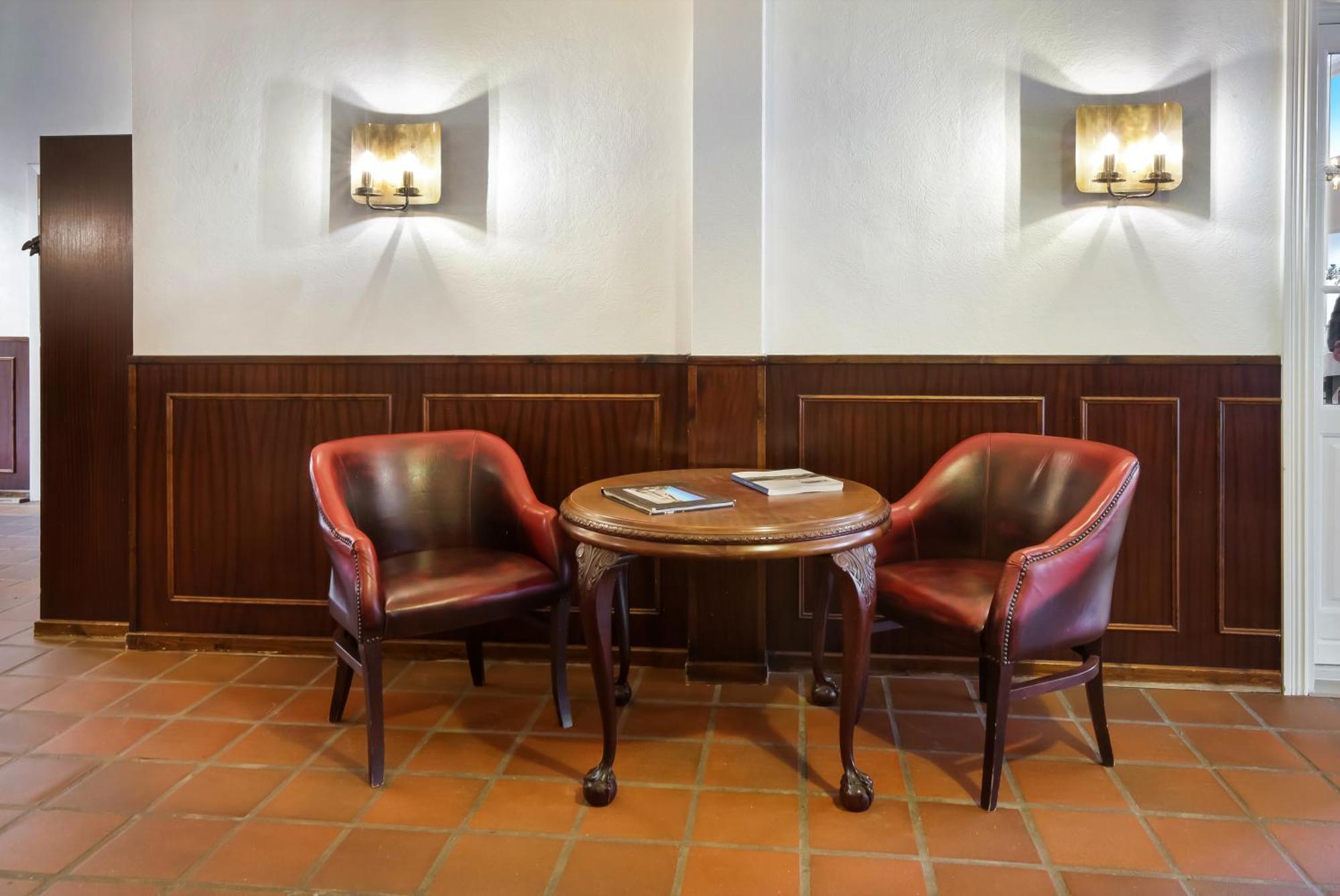Hotel Den Gamle *